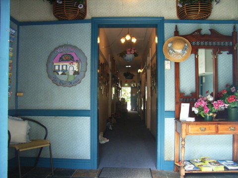 Annie's Shandon Inn - Hotel Accommodation 1