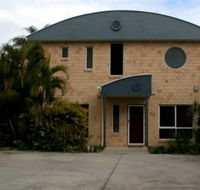 Beach House Redcliffe - Hotel Accommodation