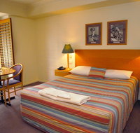 Kingsford Smith Motel - Hotel Accommodation