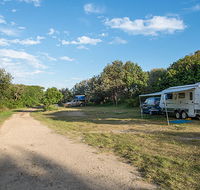 Racecourse Campground - Hotel Accommodation