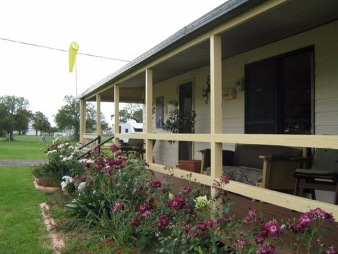 Narromine Tourist Park And Motel - Hotel Accommodation 3