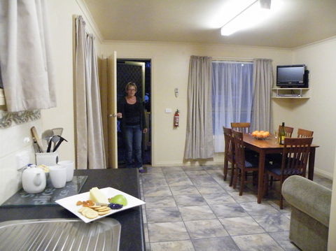 Hamilton Caravan Park - Hotel Accommodation 3
