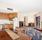 Quality Suites Boulevard on Beaumont - Hamilton - Hotel Accommodation