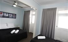 The Lakes Hotel - The Entrance - Hotel Accommodation 0