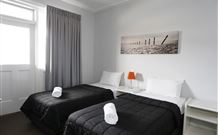 The Lakes Hotel - The Entrance - Hotel Accommodation 2
