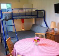 Cedar Grove Farmstay - Hotel Accommodation