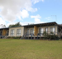 Bumblebrook Farm Motel - Hotel Accommodation