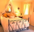 Blue Mountains Lakeside Bed and Breakfast - - Hotel Accommodation