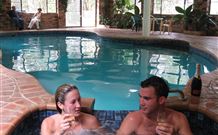 Chalet Swisse Spa Retreat - - Hotel Accommodation 6