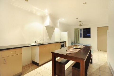 Airlie Beach Motor Lodge - Hotel Accommodation 21