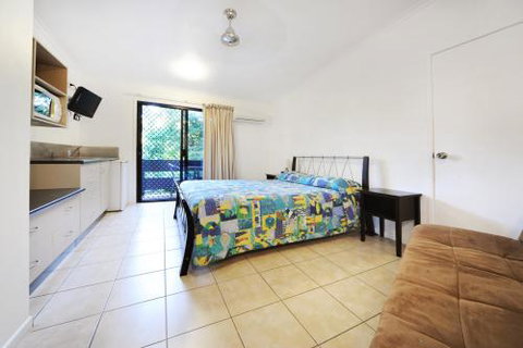 Airlie Beach Motor Lodge - Hotel Accommodation 30