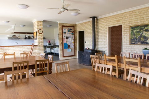 Augusta - Cape Leeuwin YHA - Hotel Accommodation 1