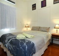Holiday House At Cook Street Townsville - Hotel Accommodation