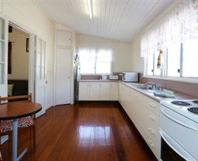Holiday House At Cook Street Townsville - Hotel Accommodation 1