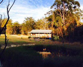 Possum's Hollow And Hooter's Hut - Hotel Accommodation 0