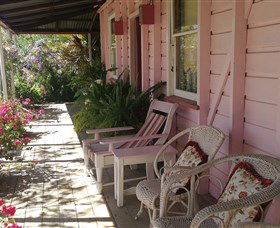 Barcaldine Blacksmiths Cottage - Hotel Accommodation 0