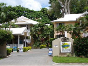 Palm Cove Tropic Apartments - Hotel Accommodation 0