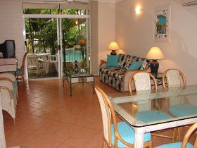 Palm Cove Tropic Apartments - Hotel Accommodation 1
