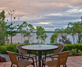 Tinaroo Lake Resort - Hotel Accommodation 3