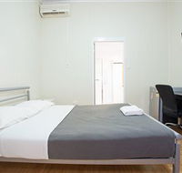 Mycow Accommodation Sarina - Greetham Street - Hotel Accommodation