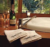 Crystal Creek Rainforest Retreat - Hotel Accommodation