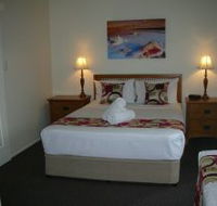 Palm View Holiday Apartments - Hotel Accommodation