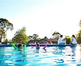 Murray Gardens Cottages And Motel - Hotel Accommodation 1