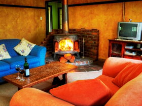 M.J Yurts Ballandean - Hotel Accommodation 1