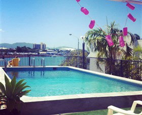 Adventurers Backpackers Resort - Hotel Accommodation 0