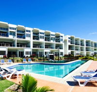 Beachside Magnetic Harbour Apartments - Hotel Accommodation