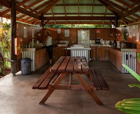 Fishery Falls Holiday Park - Hotel Accommodation 1