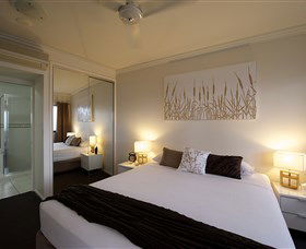 Jack And Newell Cairns Holiday Apartments - Hotel Accommodation 2