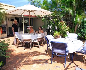 Bundaberg Coral Villa Motel A Golden Chain Motor Inn - Hotel Accommodation 3