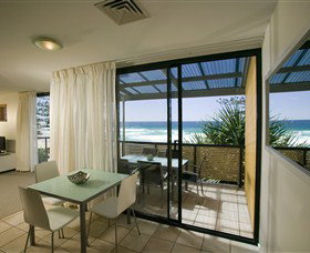 The Beach Retreat Coolum - Hotel Accommodation 1