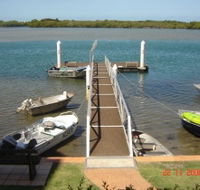 On The River Holiday Apartments - Hotel Accommodation