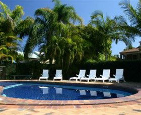 Alex Beach Cabins And Tourist Park - Hotel Accommodation 1