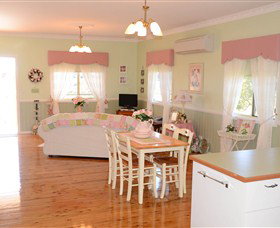 Milford Country Cottages - Hotel Accommodation 3