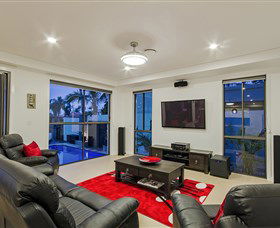 Pasadena Point At Vogue Holiday Homes - Hotel Accommodation 3