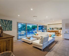 Malibu Shores At Vogue Holiday Homes - Hotel Accommodation 1