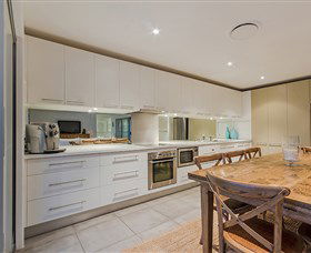 Malibu Shores At Vogue Holiday Homes - Hotel Accommodation 2