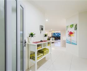 Laguna Bay At Vogue Holiday Homes - Hotel Accommodation 2