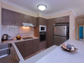 La Grande Apartments Broadbeach - Hotel Accommodation 1
