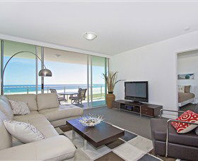 Kirra Surf Apartments - Hotel Accommodation 2