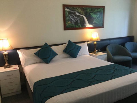 Golden Chain Poinciana Motel - Hotel Accommodation 11