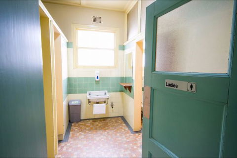 Grand Hotel - Hotel Accommodation 9