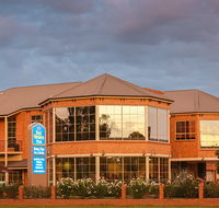 Best Western Plus Hovell Tree Inn - Hotel Accommodation