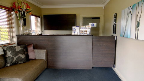 BEST WESTERN PLUS Ambassador On Ruthven Motor Inn - Hotel Accommodation 5
