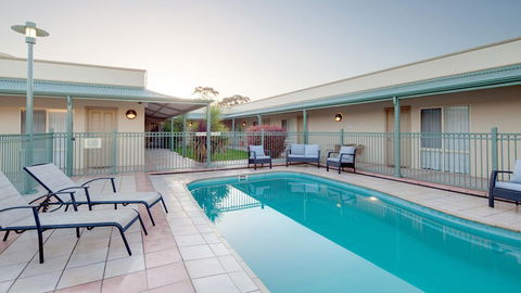 BEST WESTERN Crystal Inn - Hotel Accommodation 2