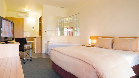 BEST WESTERN Airport Motel And Convention Centre - Hotel Accommodation 1
