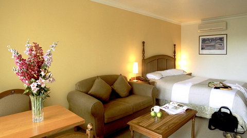 Best Western Plus The Tudor Box Hill - Hotel Accommodation 1